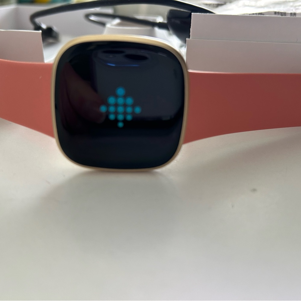 Fitbit versa 3 new never used